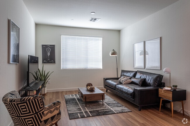 Interior Photo - Urbana on 12th
