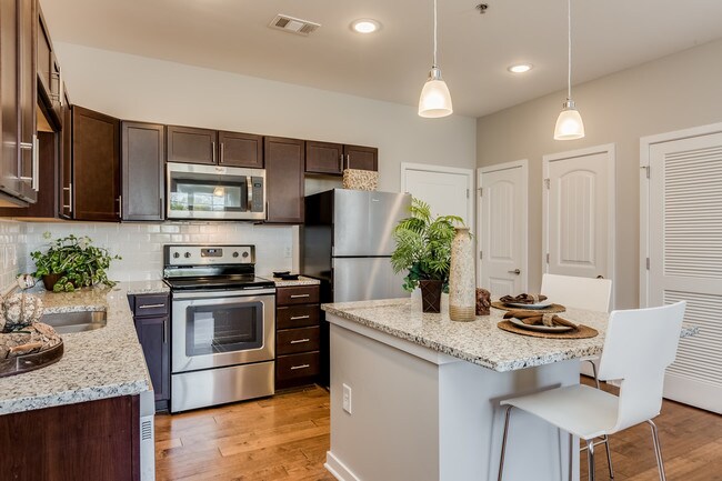 Building Photo - 1118 Litton Ave