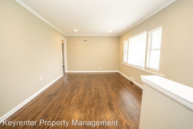 Building Photo - 4 br, 1 bath House - 735 E 42nd Pl N
