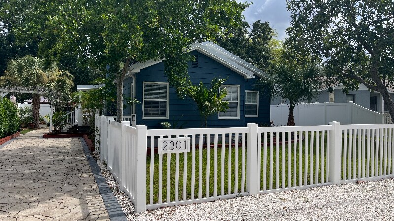 Primary Photo - 2301 W Idlewild Ave