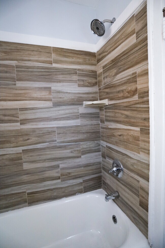 Foto del edificio - 4628 N Wolcott Ave