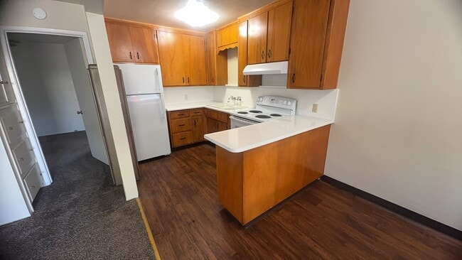 Building Photo - 301 Poplar St