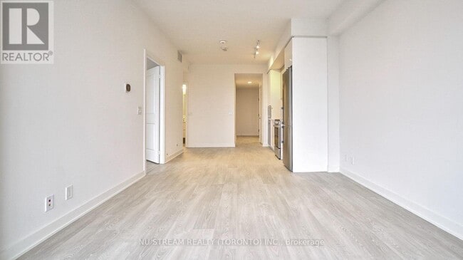 Building Photo - 50 Upper Mall Wy