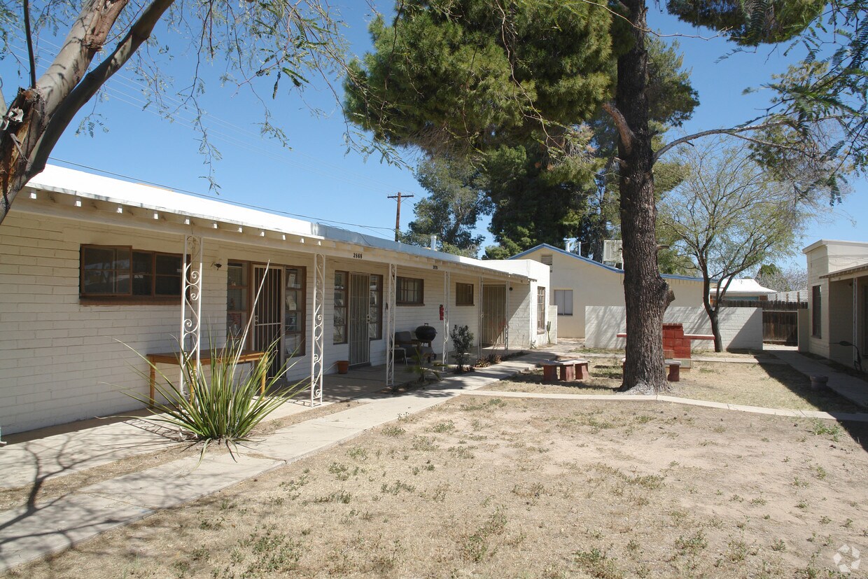 Foto del edificio - 2860-2872 N Alvernon Way