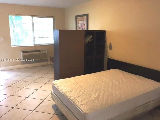 Foto del edificio - 7315 Byron Ave