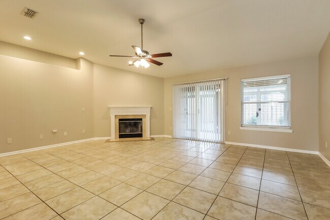 Foto del edificio - 12803 Quincy Bay Dr