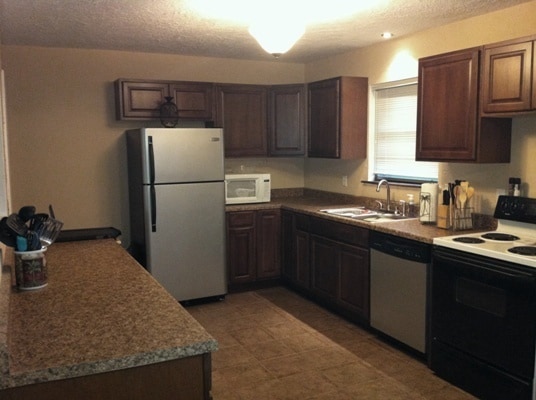 Foto del edificio - PRELEASING for Mid-July 2026! (3) Bed/(1.5) Pet Negotiable!