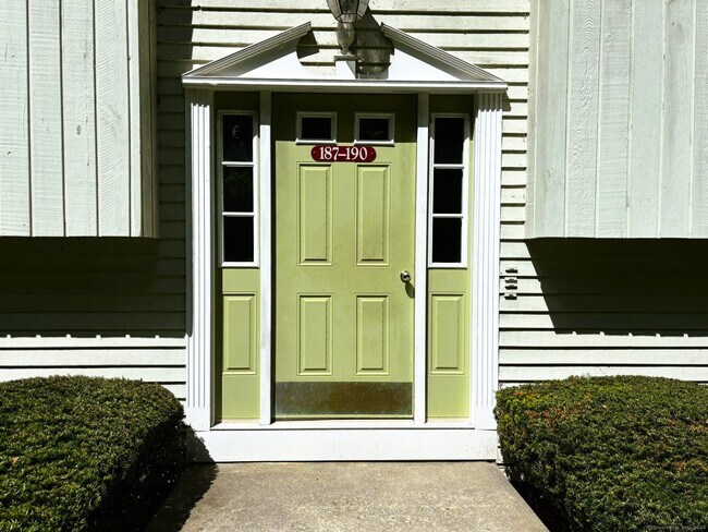 Foto del edificio - 188 Aspetuck Vlg