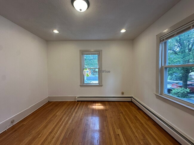 Building Photo - 333 Medford St