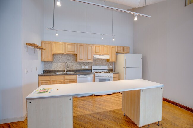 Foto del edificio - 1278 N Milwaukee Ave