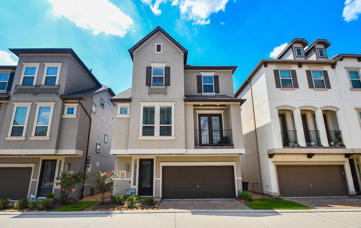 Primary Photo - 4007 Centre Glen Dr