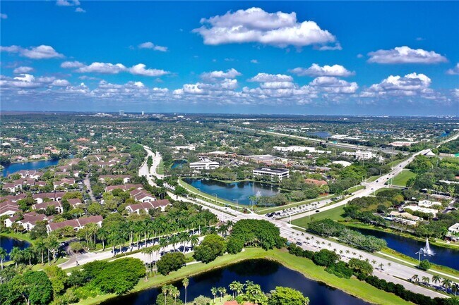2022 Oct 19 SO FLO Real Estate Group 1599 Springside Dr # 1-2 WESTON - 1599 Springside Dr