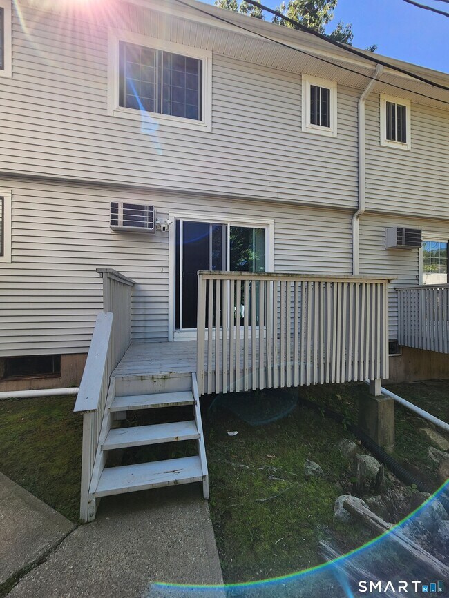 Building Photo - 71 Bentwood Dr