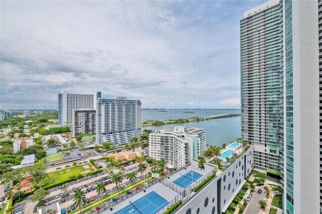 Foto del edificio - 501 NE 31st St
