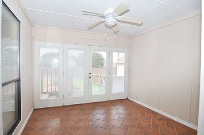Building Photo - Great home with Sunroom in Sachse!