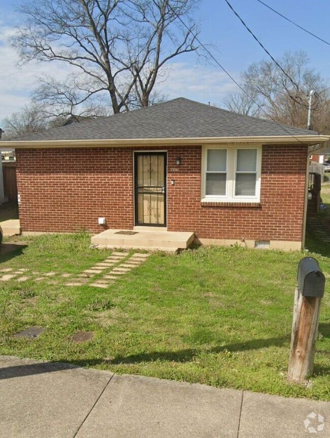 Building Photo - 1717 24th Ave N
