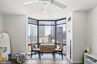 Building Photo - 2020 Walnut St