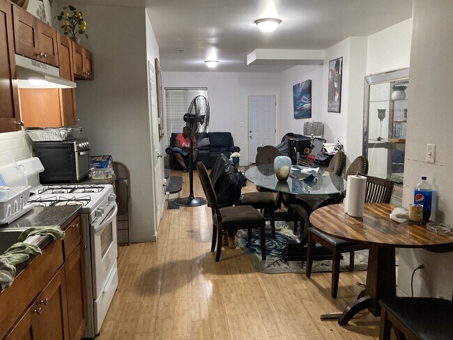 Foto del edificio - 1551 N Allison St