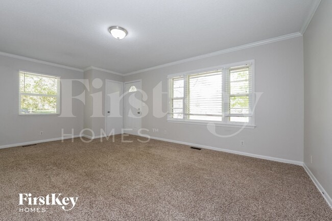 Building Photo - 201 E Hale St