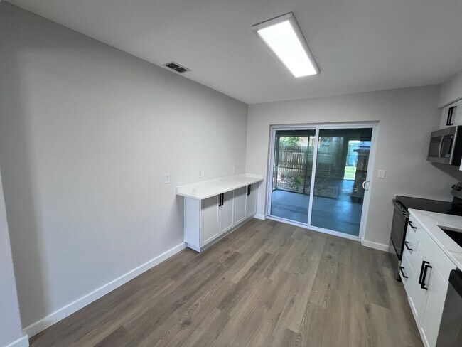 Foto del edificio - 1610 Triangle Ave