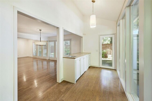 Foto del edificio - 3220 Windsor Rd