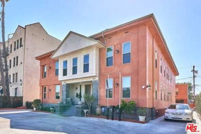 Building Photo - 1511 S Manhattan Pl