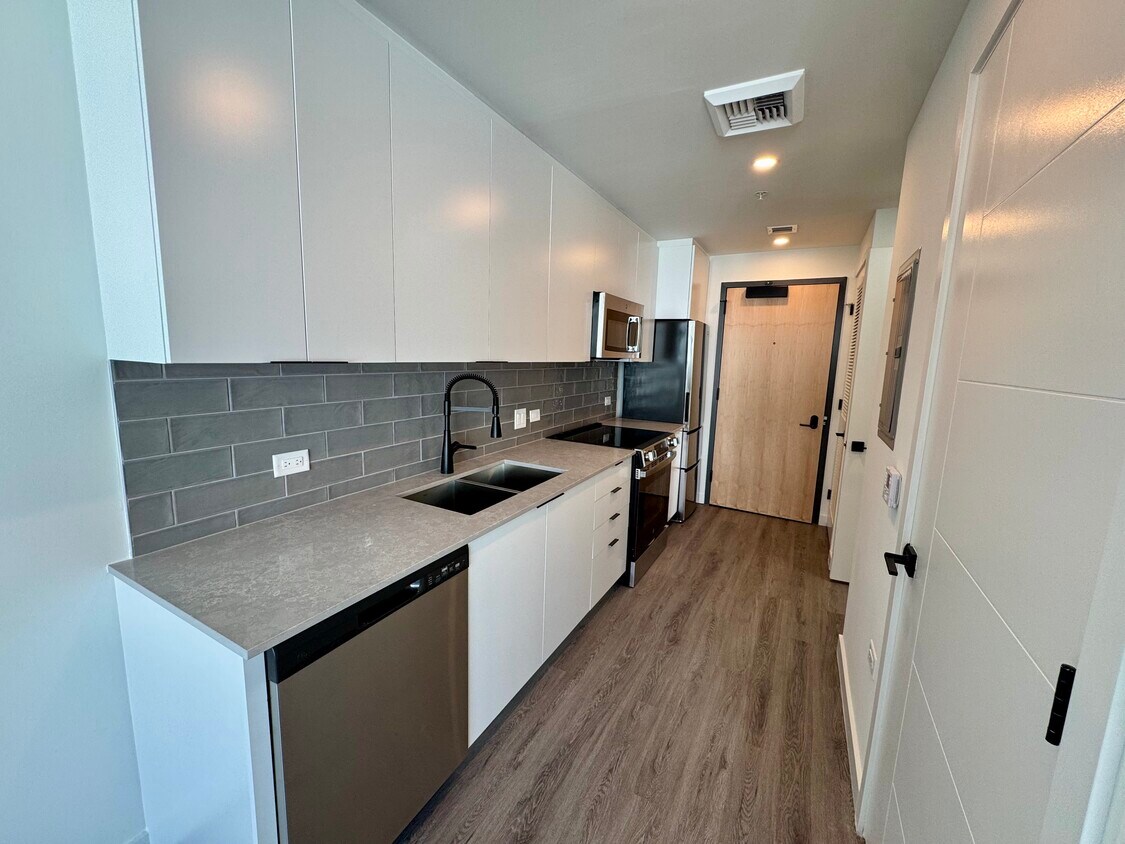 Foto principal - 355 NW 19th Ln