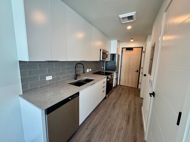 Building Photo - 355 NW 19th Ln