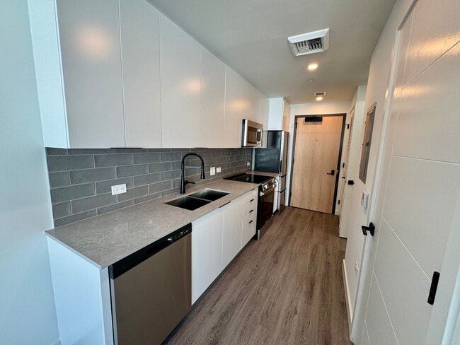 Building Photo - 355 NW 19th Ln