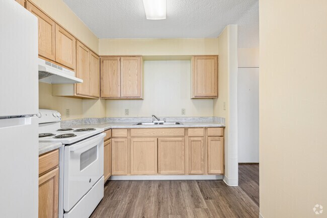 1 dormitorio, 1 baño - 650 pies cuadrados - Cocina - Courtview Towers