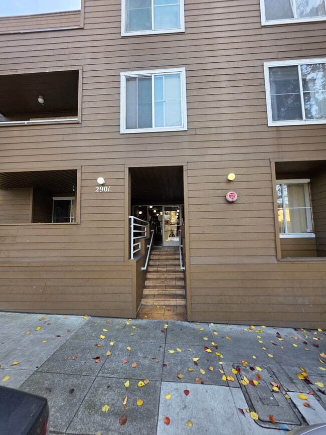 Building Photo - 2901 MacArthur Blvd