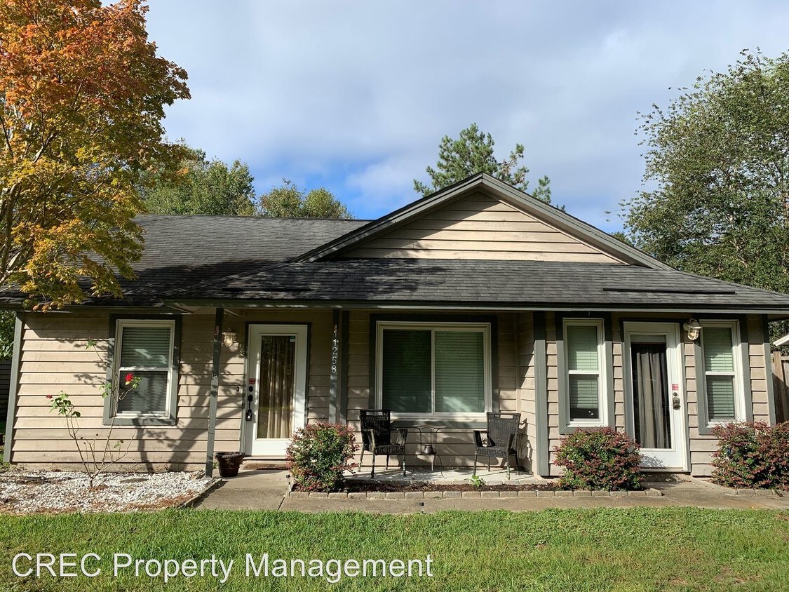 Primary Photo - 3 br, 1 bath House - 1258 Lake Mallard Blvd