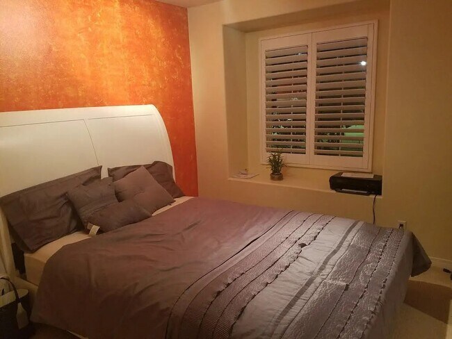 Foto del edificio - 3030 N Torrey Pine Ln