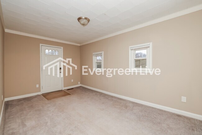 Building Photo - 4555 Oakdell Ave