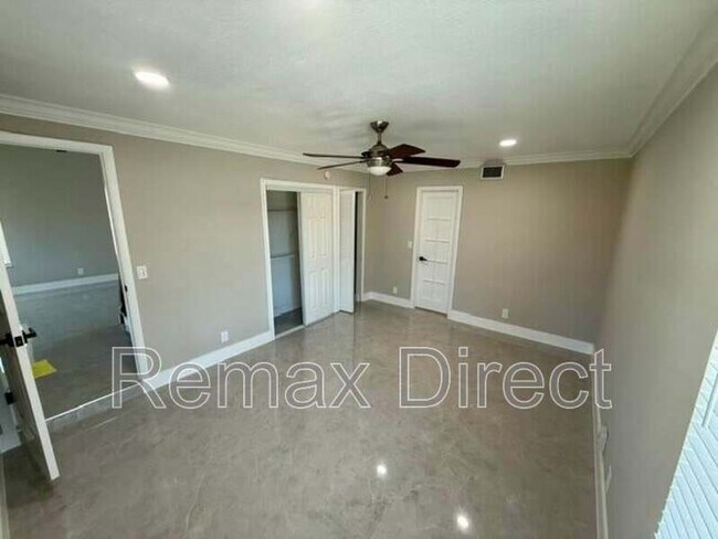 Foto del edificio - 5120 El Claro S