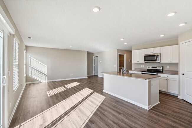 Foto del edificio - Fantastic 3bd/2ba home! Coming soon!