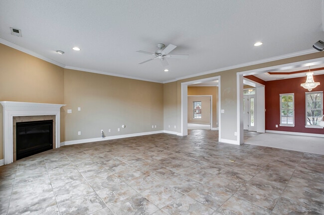 Building Photo - 211 Todaly Cir