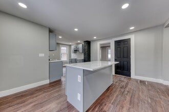 Building Photo - 68 Lewis Ave