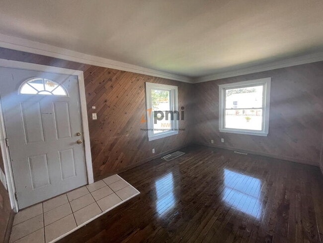 Foto del edificio - 3703 Towle Ave