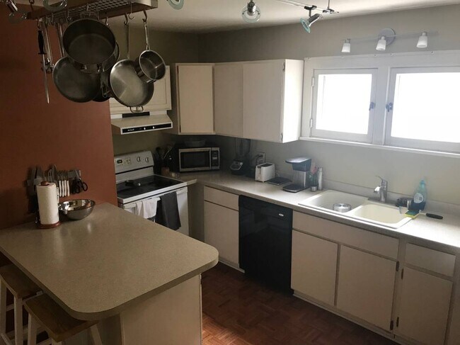 Building Photo - 2557 N 68th St