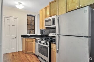 Building Photo - 358 W 45th St