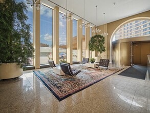 Building Photo - 1 Gold St