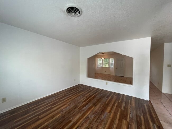 Building Photo - 1805 Paisano St NE