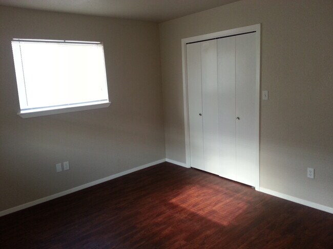 Foto del edificio - 1113 Primrose Ave