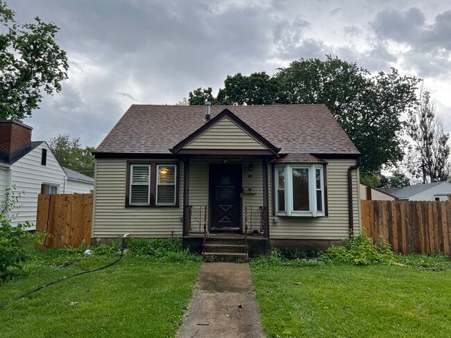 Building Photo - 17 N Iowa Ave