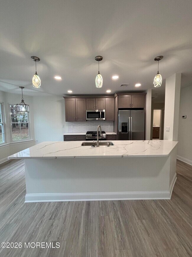 Building Photo - 2 Sheffield Pl