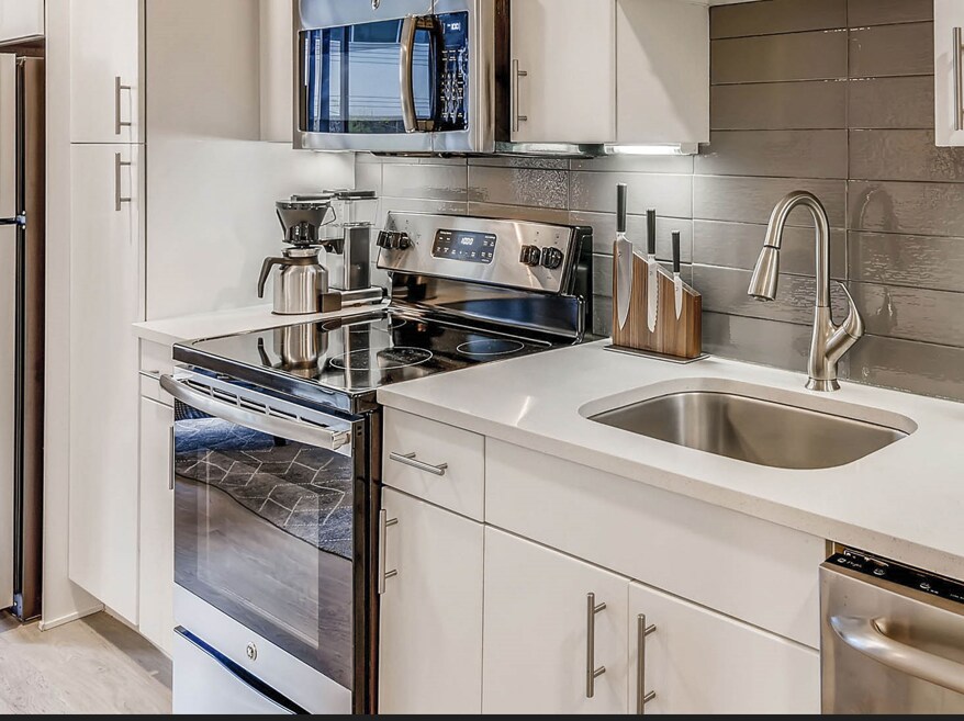 Foto principal - 1610 E 6th St
