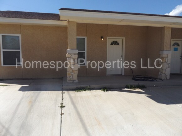 Primary Photo - 900 E 3rd St