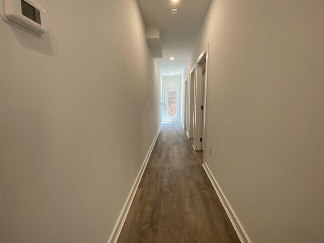 Building Photo - 317 N 41st St
