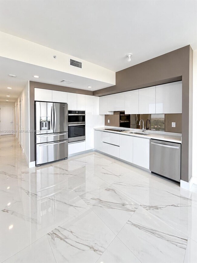 Foto del edificio - 1170 E Hallandale Beach Blvd